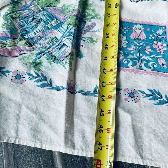 Vintage Farmhouse Linen Square Tablecloth - Picture 5 of 8